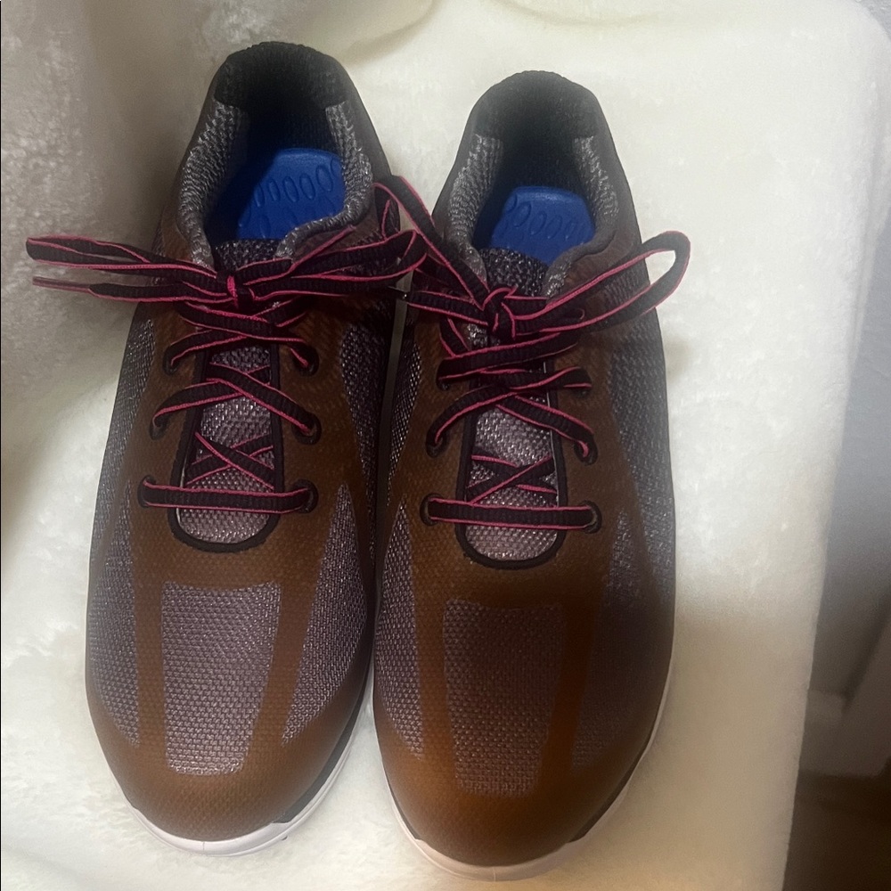 FootJoy womens golf shoes. like new. never worn